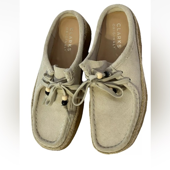 Clarks Wallabees Womens Platform Mule Suede Shoe Size 8 Cream Lace Up Bead Boho - Picture 3 of 16